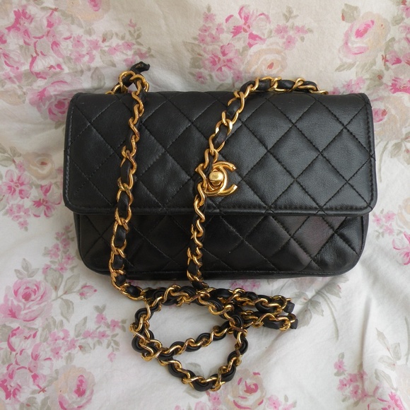 CHANEL Handbags - VINTAGE CHANEL LEATHER SMALL SHOULDER BAG